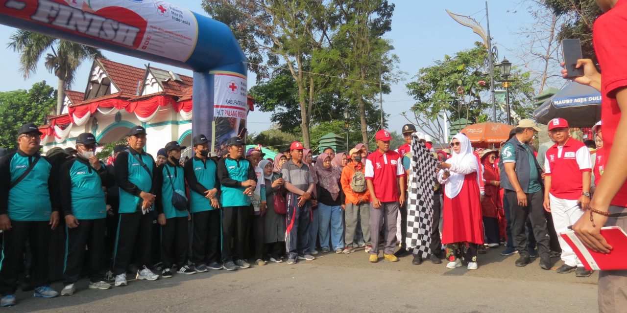 Gelar Jalan Sehat HUT PMI Dan HUT RI Ke-79 Di Soreang Kabupaten Bandung Berlangsung Meriah