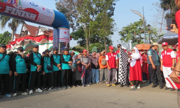 Gelar Jalan Sehat HUT PMI Dan HUT RI Ke-79 Di Soreang Kabupaten Bandung Berlangsung Meriah