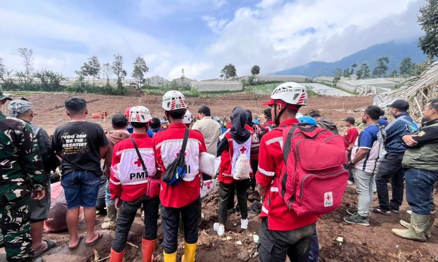 Tanggap Darurat Bencana Longsor Cisarua: PMI Gabungan Dikerahkan untuk Evakuasi dan Layanan Pengungsian
