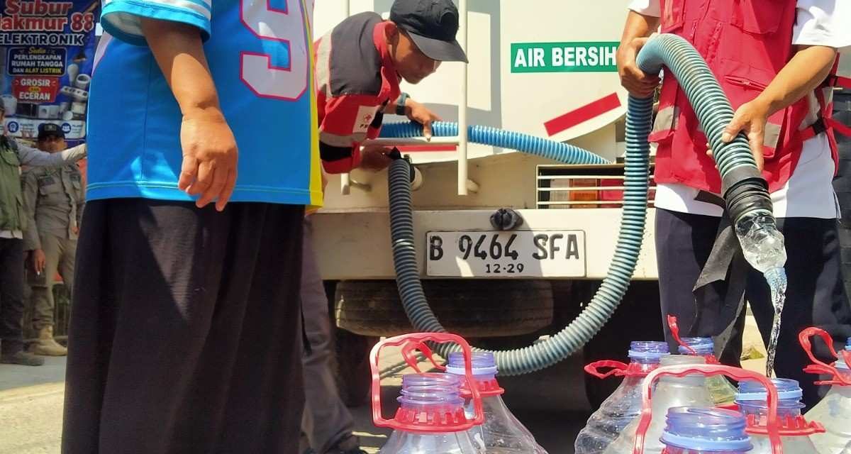 Mata Air di Tengah Kemarau: Aksi Nyata Distribusi Air Bersih dan Edukasi Sanitasi Jangkau Arjasari hingga Majalaya